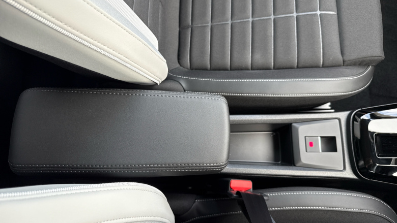 Citroen C3 83kW Max 44kWh 5dr Auto Electric Hatchback